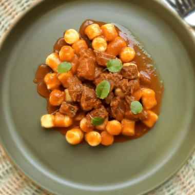 Nhoque com Carne de Panela